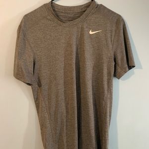 Men’s Nike Dri Fit T-Shirt Size M Color Grey New